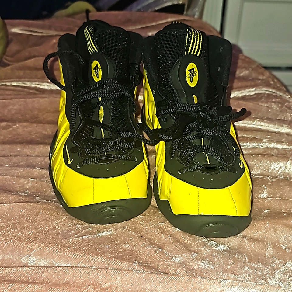 Yellow Foamposite Size 4.5y